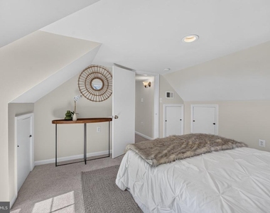 6010 Bangor Drive - Photo Thumbnail 25