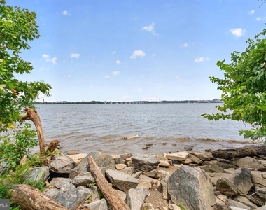 6010 Bangor Drive - Photo Thumbnail 32