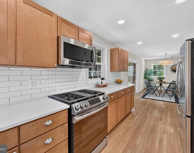 6010 Bangor Drive - Photo Thumbnail 9