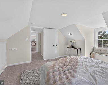 6010 Bangor Drive - Photo Thumbnail 27