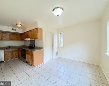 6830 Perry Penney Drive - Photo Thumbnail 3