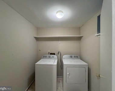 6307 Chimney Wood Court - Photo Thumbnail 21