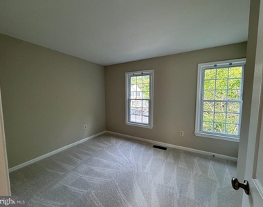 6307 Chimney Wood Court - Photo Thumbnail 15