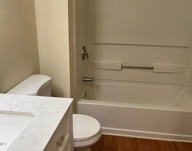 340 Summerwalk Circle - Photo Thumbnail 11
