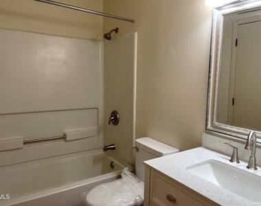 340 Summerwalk Circle - Photo Thumbnail 13