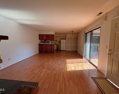 340 Summerwalk Circle - Photo Thumbnail 4
