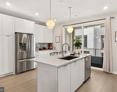14437 Glen Manor Drive - Photo Thumbnail 3