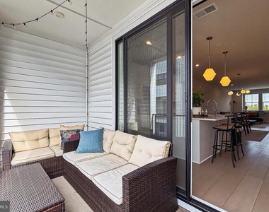 14437 Glen Manor Drive - Photo Thumbnail 42