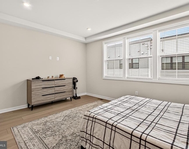 14437 Glen Manor Drive - Photo Thumbnail 32