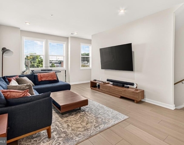 14437 Glen Manor Drive - Photo Thumbnail 16