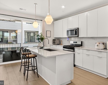 14437 Glen Manor Drive - Photo Thumbnail 21
