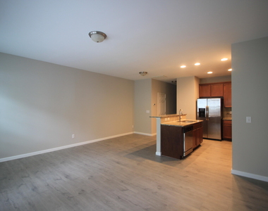 405 Stone Flower Lane - Photo Thumbnail 5