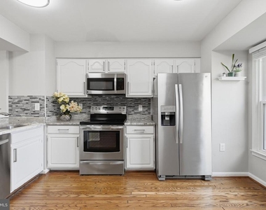 6303 Mary Todd Court - Photo Thumbnail 2
