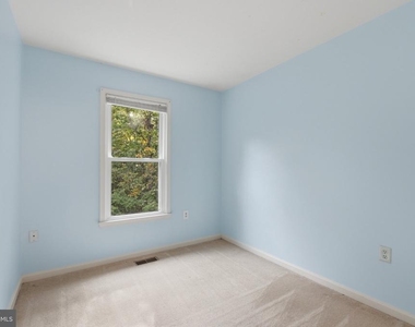 6303 Mary Todd Court - Photo Thumbnail 20