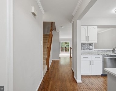 6303 Mary Todd Court - Photo Thumbnail 6