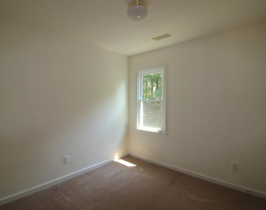 1409 Opal Court - Photo Thumbnail 15