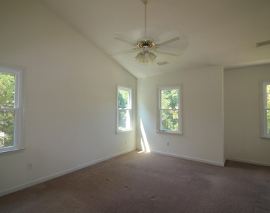 1409 Opal Court - Photo Thumbnail 10