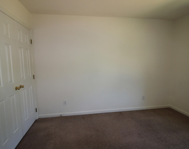 1409 Opal Court - Photo Thumbnail 16