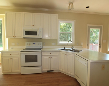 1409 Opal Court - Photo Thumbnail 5