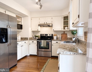 9380 Peter Roy Court - Photo Thumbnail 4