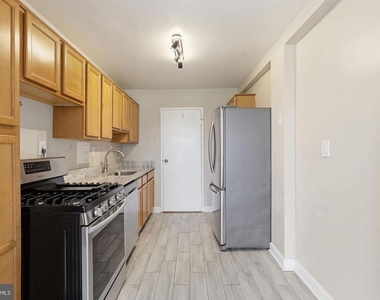 6631 Wakefield Drive - Photo Thumbnail 5