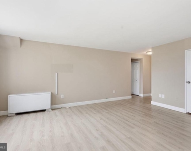 6631 Wakefield Drive - Photo Thumbnail 2