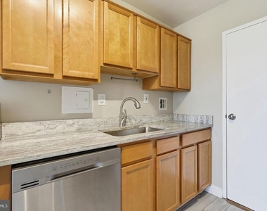 6631 Wakefield Drive - Photo Thumbnail 7