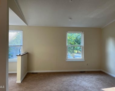 1829 Fox Sterling Drive - Photo Thumbnail 7