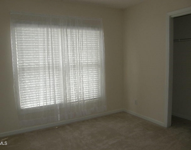 207 Cove Creek Drive - Photo Thumbnail 12