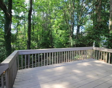 408 Drolmond Drive - Photo Thumbnail 19