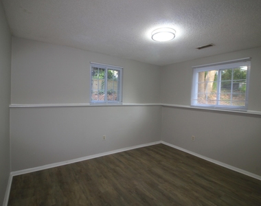 408 Drolmond Drive - Photo Thumbnail 2