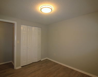 408 Drolmond Drive - Photo Thumbnail 18