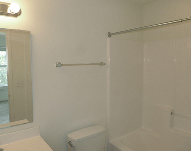 307 W Poplar Avenue - Photo Thumbnail 14