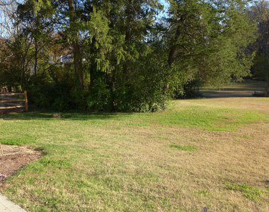 307 W Poplar Avenue - Photo Thumbnail 19