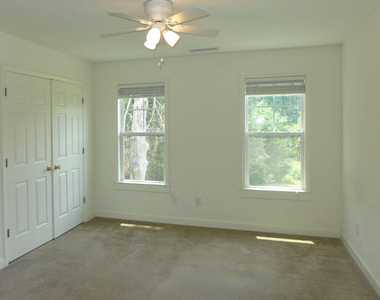 307 W Poplar Avenue - Photo Thumbnail 17
