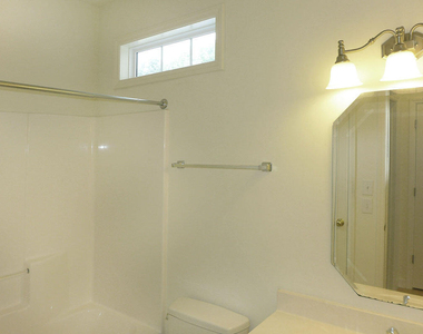 307 W Poplar Avenue - Photo Thumbnail 12