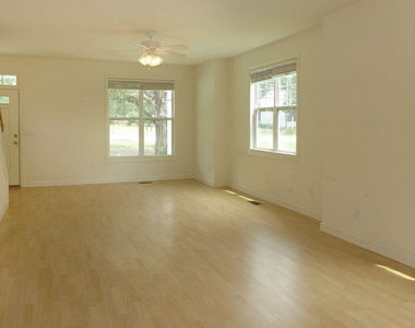307 W Poplar Avenue - Photo Thumbnail 2