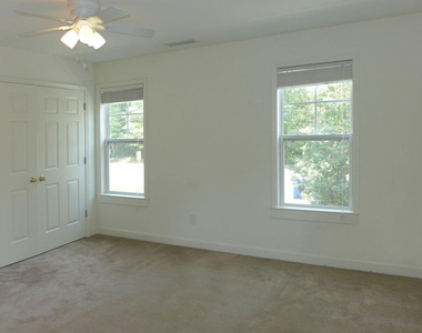 307 W Poplar Avenue - Photo Thumbnail 13