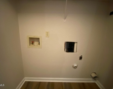 109 Killam Court - Photo Thumbnail 8