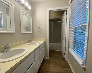 109 Killam Court - Photo Thumbnail 12