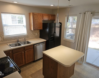 106 Shelter Haven Drive - Photo Thumbnail 4
