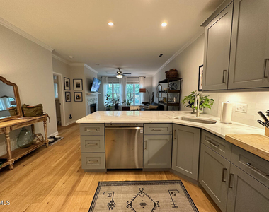 1062 Washington Street - Photo Thumbnail 6