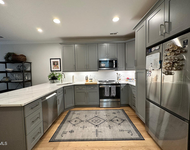 1062 Washington Street - Photo Thumbnail 4