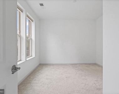 10755 Fairgrounds Drive - Photo Thumbnail 23