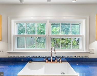 708 Kenmore Avenue - Photo Thumbnail 9
