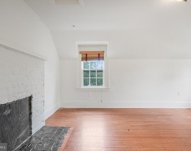 708 Kenmore Avenue - Photo Thumbnail 13