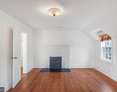 708 Kenmore Avenue - Photo Thumbnail 14