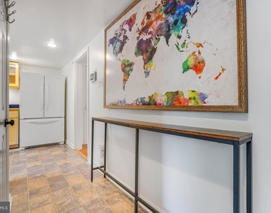 708 Kenmore Avenue - Photo Thumbnail 10