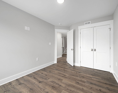 313 E 4th Street - Photo Thumbnail 17