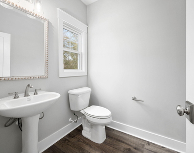 313 E 4th Street - Photo Thumbnail 12